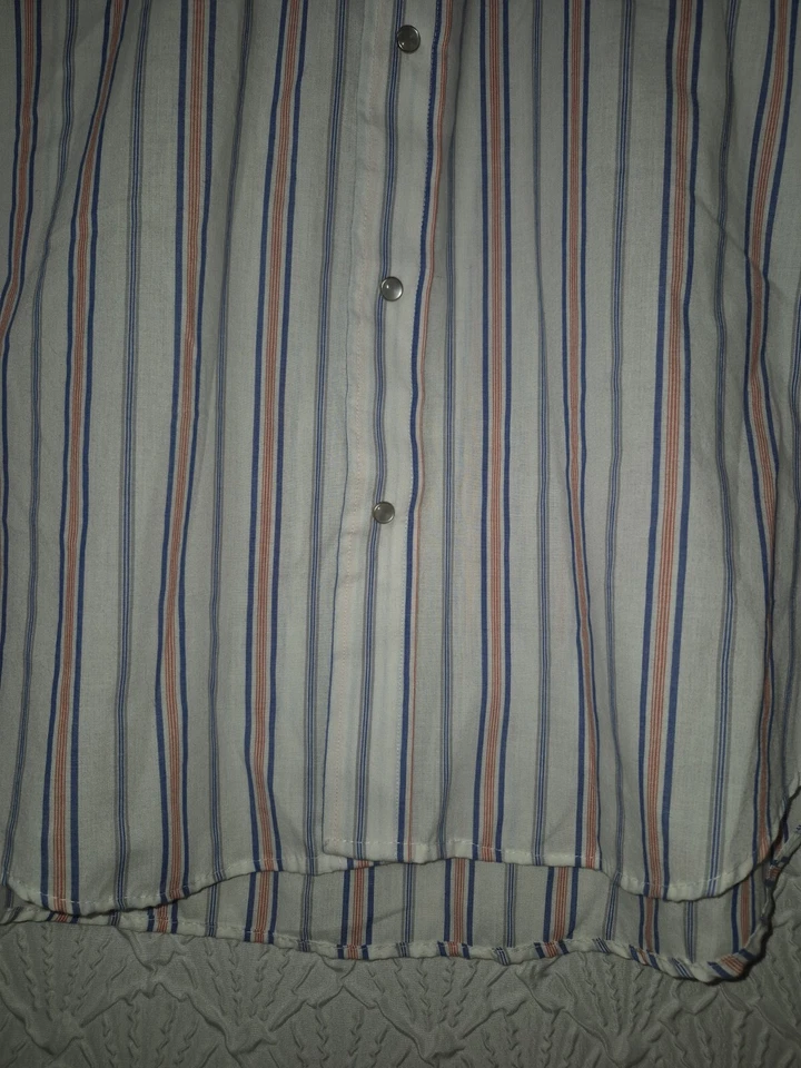 Camisa social masculina Snap Down Ruddock Bros tamanho 17 listrada vermelha branca azul bom estado - Imagem 4 de 4