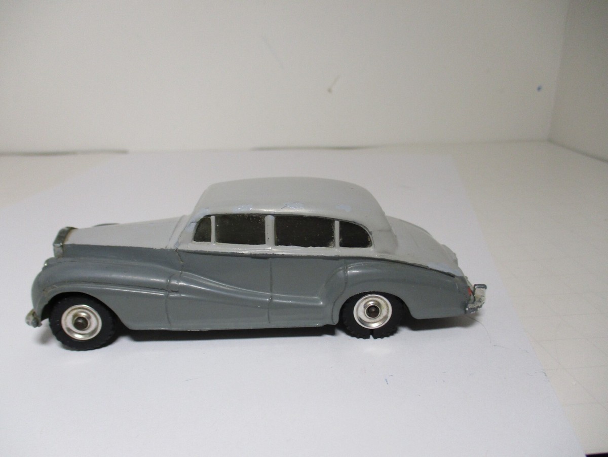 Dinky Toys Meccano # 150 ROLLS ROYCE SILVER WRAITH ORIGINAL (few