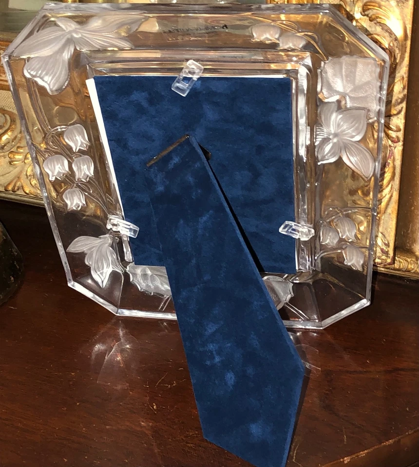 Marco de fotos de cristal floral violeta lirio del valle 8” x 10” transparente esmerilado nosotros Foto 2 de 4