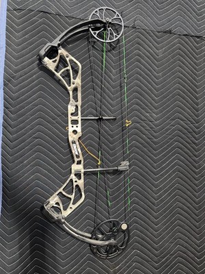 Bear Archery Species LD RH Camo 25-32/70 - Lightly USED
