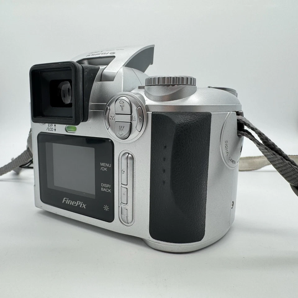 Fujifilm Finepix S3500 Digital Bridge Camera 4MP 6x Zoom Tested & Working - Image 4 of 4