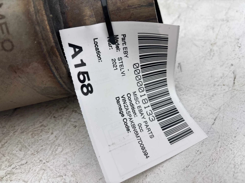 Alfa Romeo Stelvio 2018-2024 2,0 L escape centro silenciador tubo resonador fabricante de equipos originales Foto 3 de 4