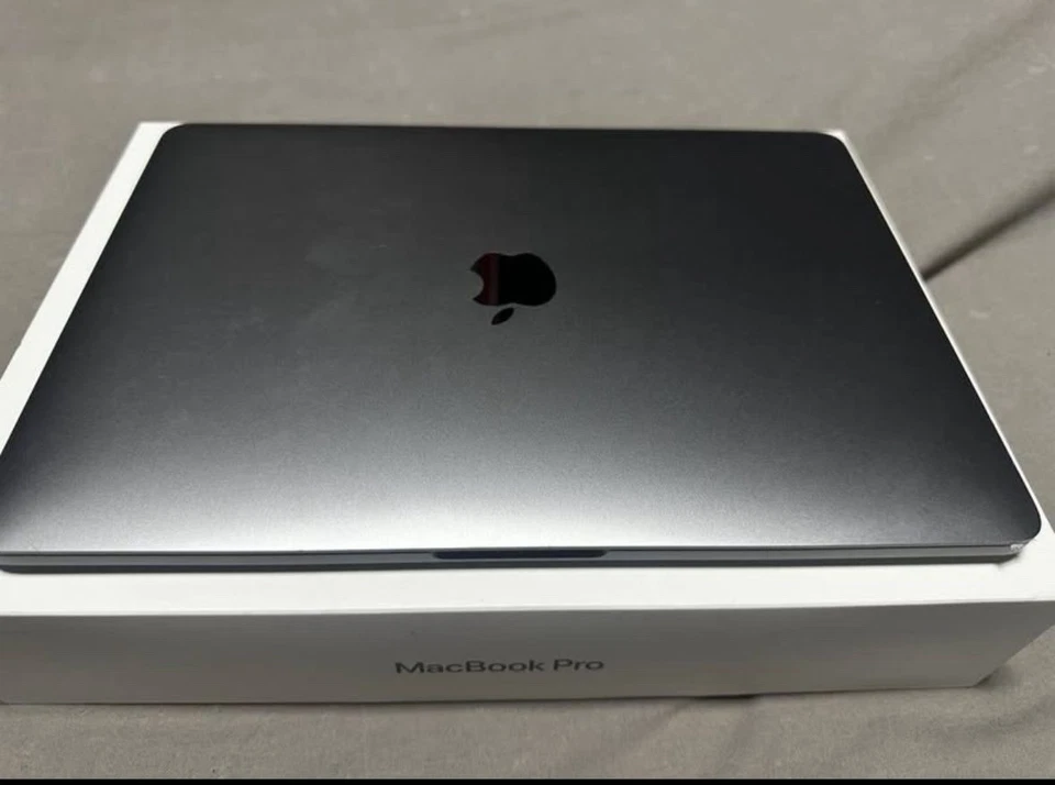 MacBook Pro 13 M2 2022 - Immagine 2 di 4