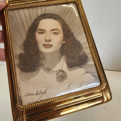 Ann Blyth Orig 1945 Universal 8x10 Photo In Vintage Gold Dresser Frame - Picture 2 of 3