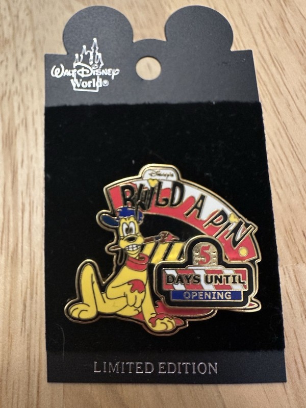 Disney 2002 Pluto Build A Pin Event Countdown 5 Days 3-D LE Pin