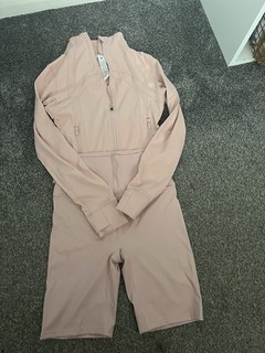 Lululemon Women’s Matching Set Jacket & Shorts Blush Pink Size 6 Activewear