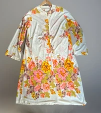 Vintage 1950s  1960s Floral Housecoat Robe Pocket Retro XL Swift Zipper XL