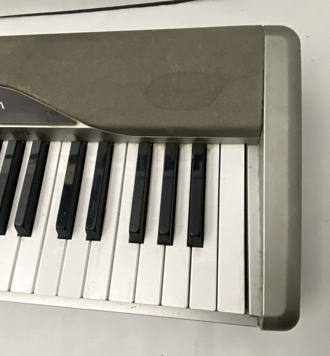電子ピアノ CASIO Privia PX-110 Casio Privia Digital 88-Key Piano Model: PX-110 (read