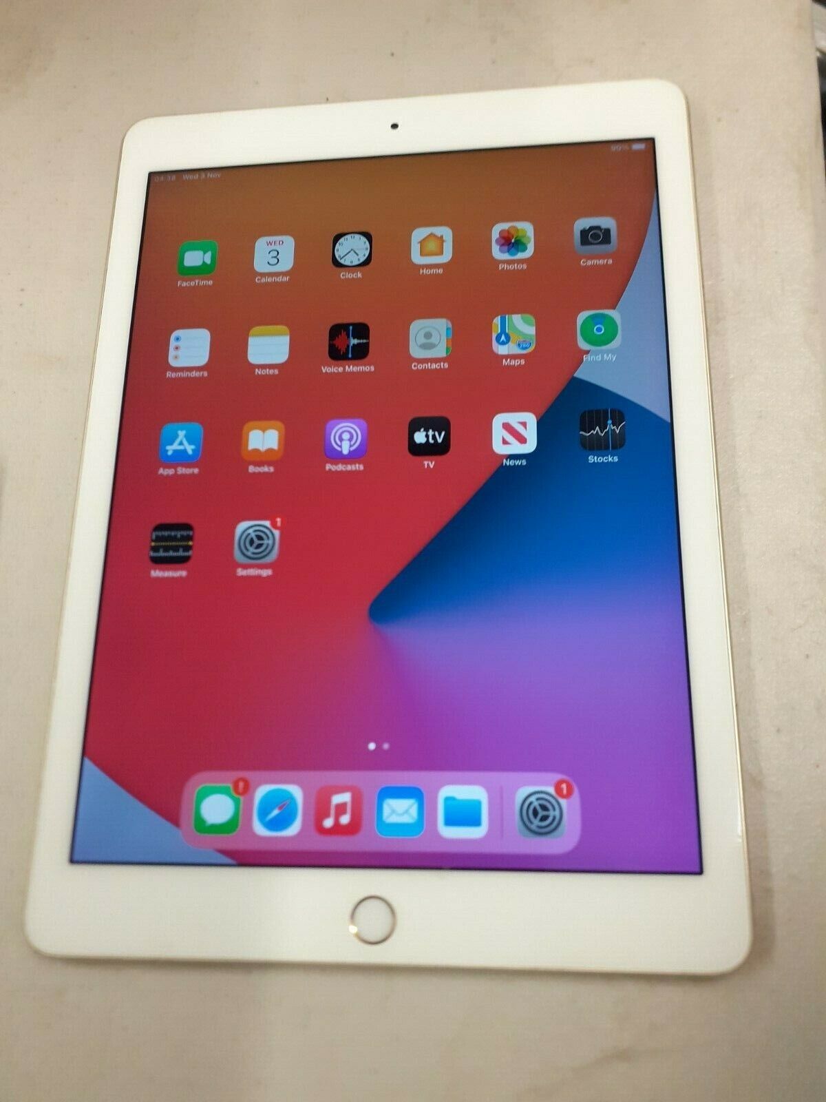 Apple iPad Pro 1st Gen A1673 32GB, Wi-Fi, 9.7 in Gold fully tested and working Koopje, populair