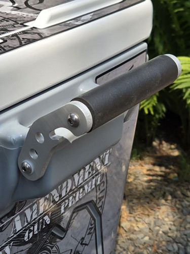 Enfriador de hielo Cordova 48 Qt completo NRA Wrap - Imagen 5 de 14