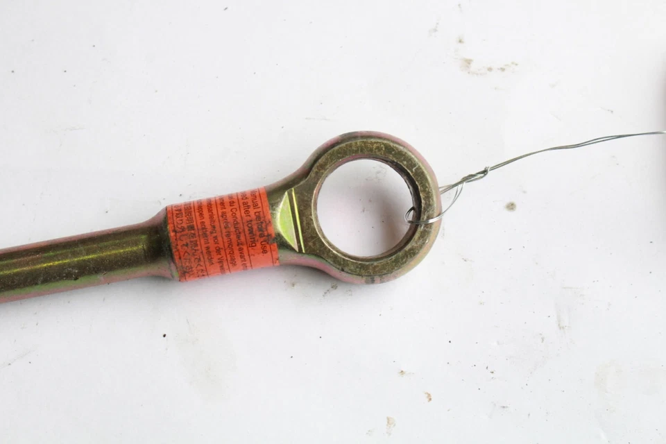 Gancho de remolque de emergencia Subaru Impreza WRX 2006-2007 M5613 Foto 4 de 4