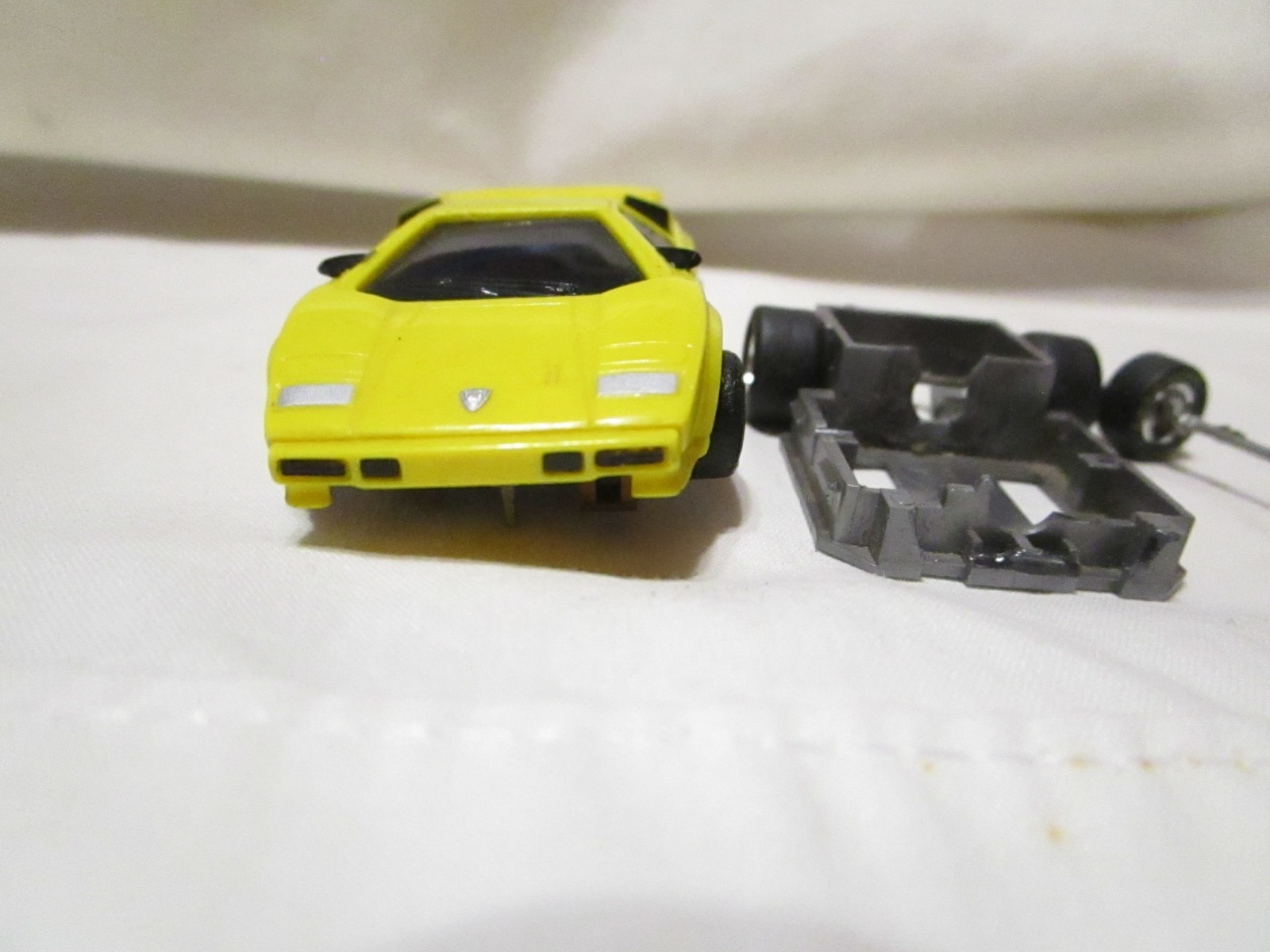 VINTAGE TYCO HO SLOT CAR YELLOW LAMBORGHINI AS IS WITH EXTRA TIRES ...