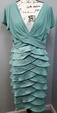 Adrianna Papell Cocktail Dress Womens 16 Green Tiered Shutter Pleats Back Zip