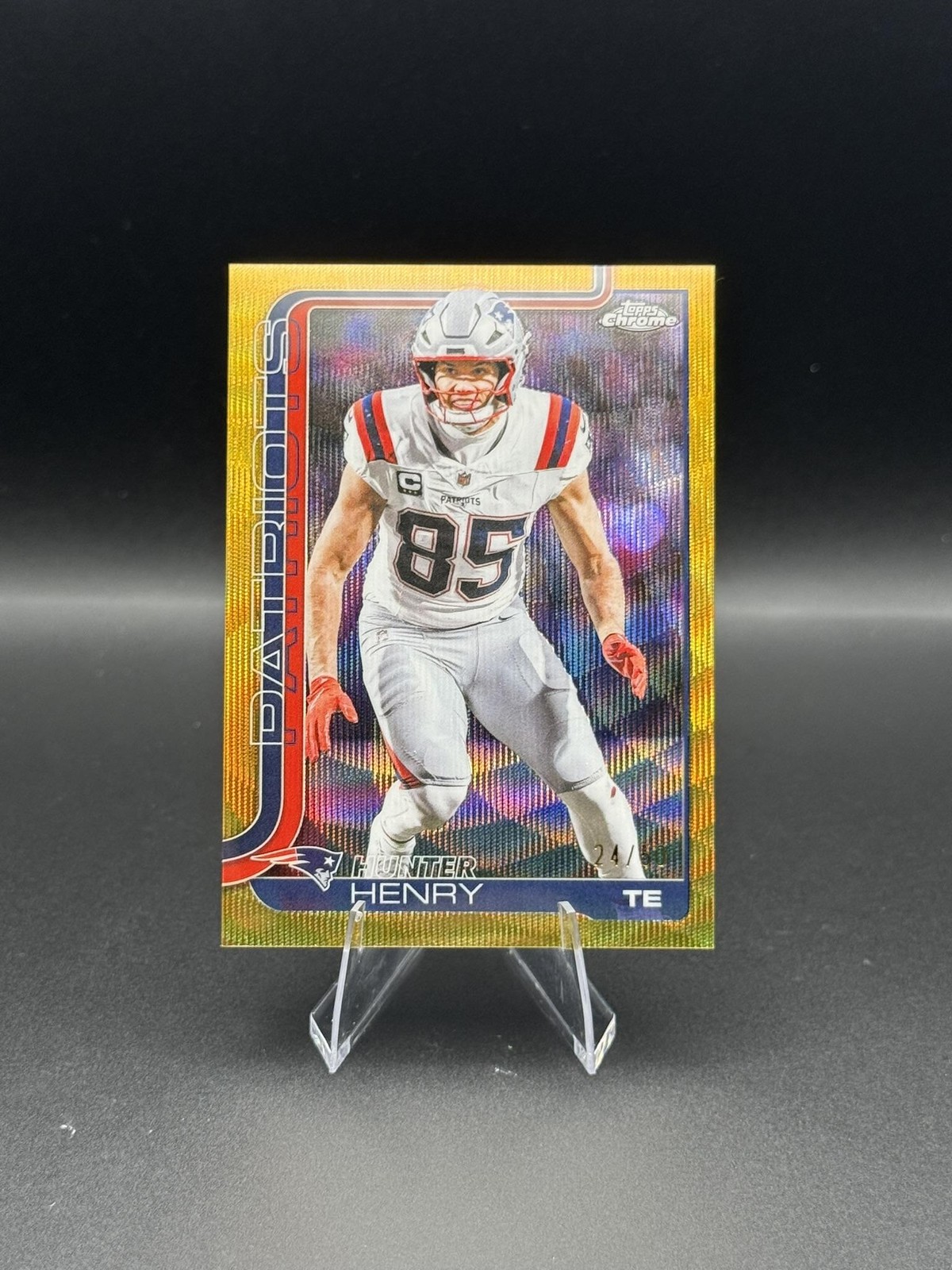 2025 Topps Chrome #209 Hunter Henry Gold Wave Refractor #/50