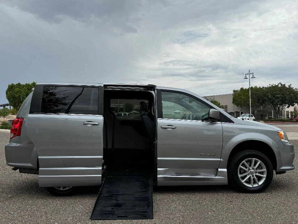 Mini van Dodge Grand Caravan SXT 4DR 2019 - Imagem 3 de 4