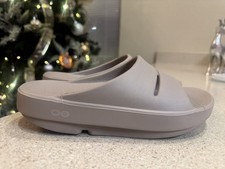 OOfos Womens OOahh Beige Taupe Comfort Slip On Recovery Slides Womens 6 Mens 4