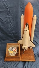 RARE VINTAGE NASA CHALLENGER SPACE SHUTTLE MEMORIAL MODEL - 1/200 SCALE W/ PATCH