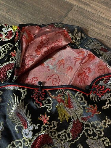 Japanese Asian Kimono Dress Robe Black With Red Dragon Size 42 VTG - Picture 8 of 19
