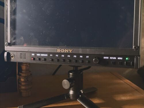 Sony LMD-940w LCD Monitor - Picture 2 of 6