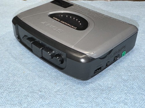 Reproductor de casete Sony Walkman WM-FX251 FM/AM reparado y probado - Imagen 6 de 6