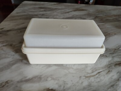 Vintage Tupperware 1508-3 Almond Loaf Keeper & High Sheer Seal Lid
