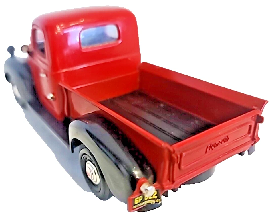 Camioneta pickup Plymouth 1941 roja diecast escala 1/24 de Motor Max Foto 3 de 4