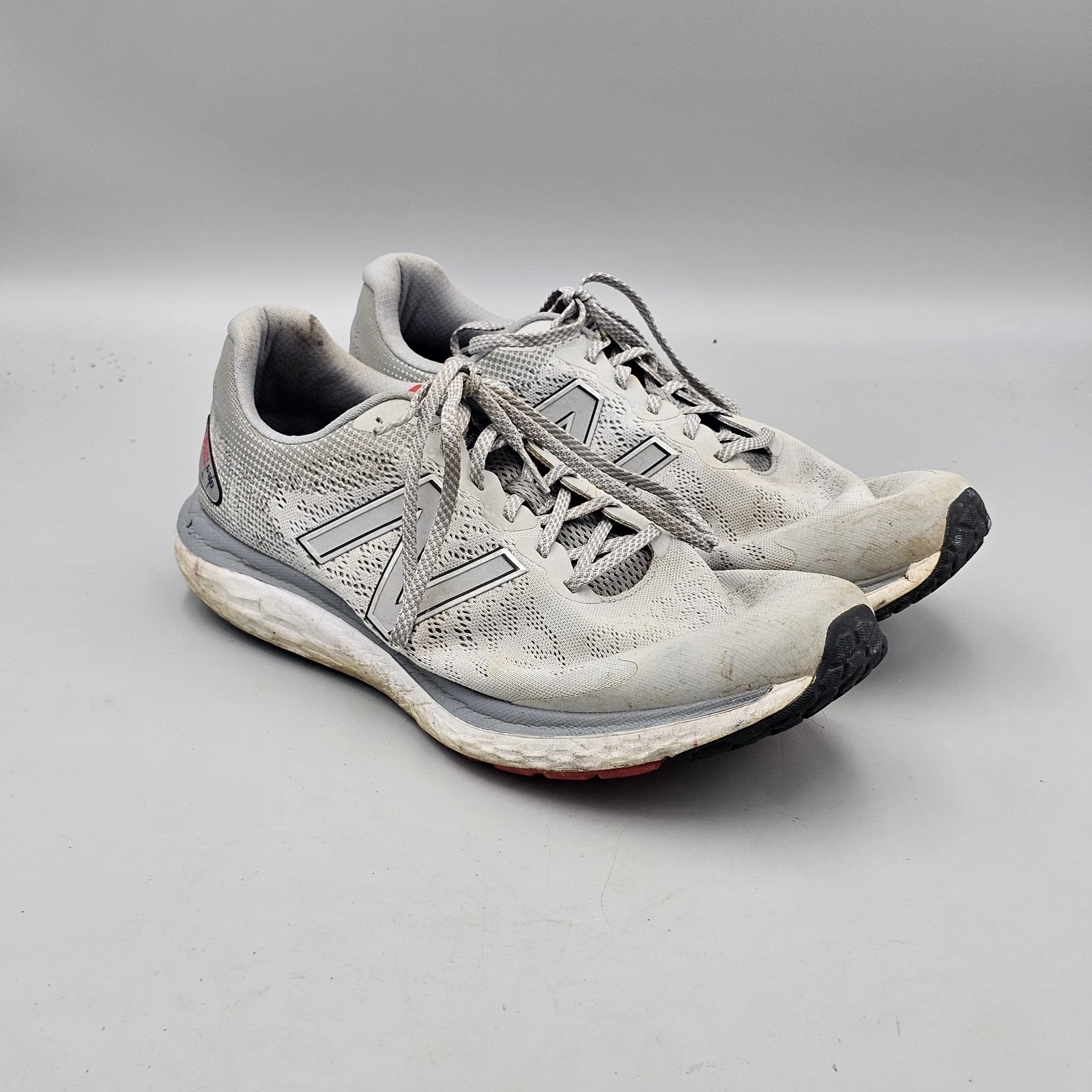 Scarpe da corsa New Balance da uomo taglia 13 US Fresh Foam 680 grigie sneakers M680RG7