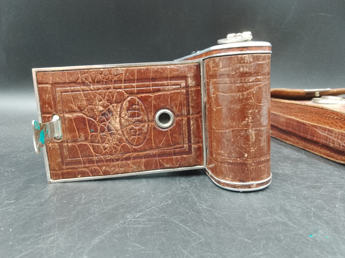 Appareil-photo ancien a soufflet objectif dehel, avec sacoche cuir - Collection