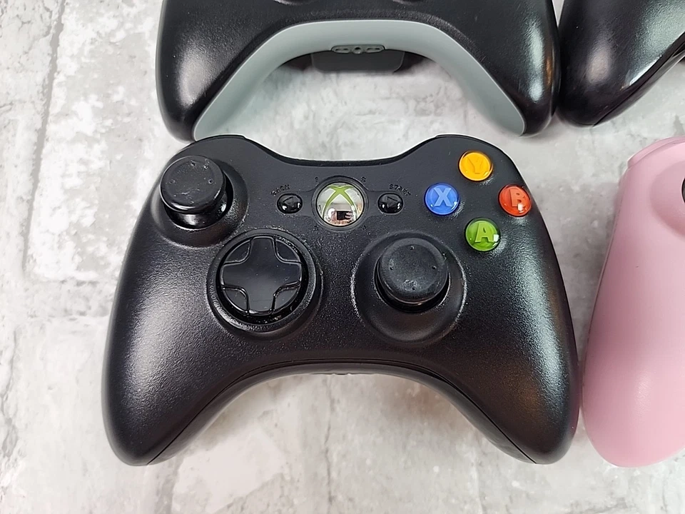 Lot of 4 Microsoft Xbox 360 OEM Wireless Controllers Black & Pink 1403 *READ* - Image 3 of 4