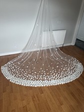 Fabrycznie nowy bez metki sugerowana cena detaliczna 420 £ Katedra 3d Płatek Kość słoniowa długi welon Linzi Jay La971