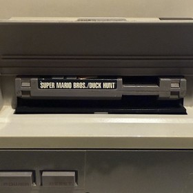 Original Nintendo Console - Includes Zapper, Controller + Duck Hunt Untested 