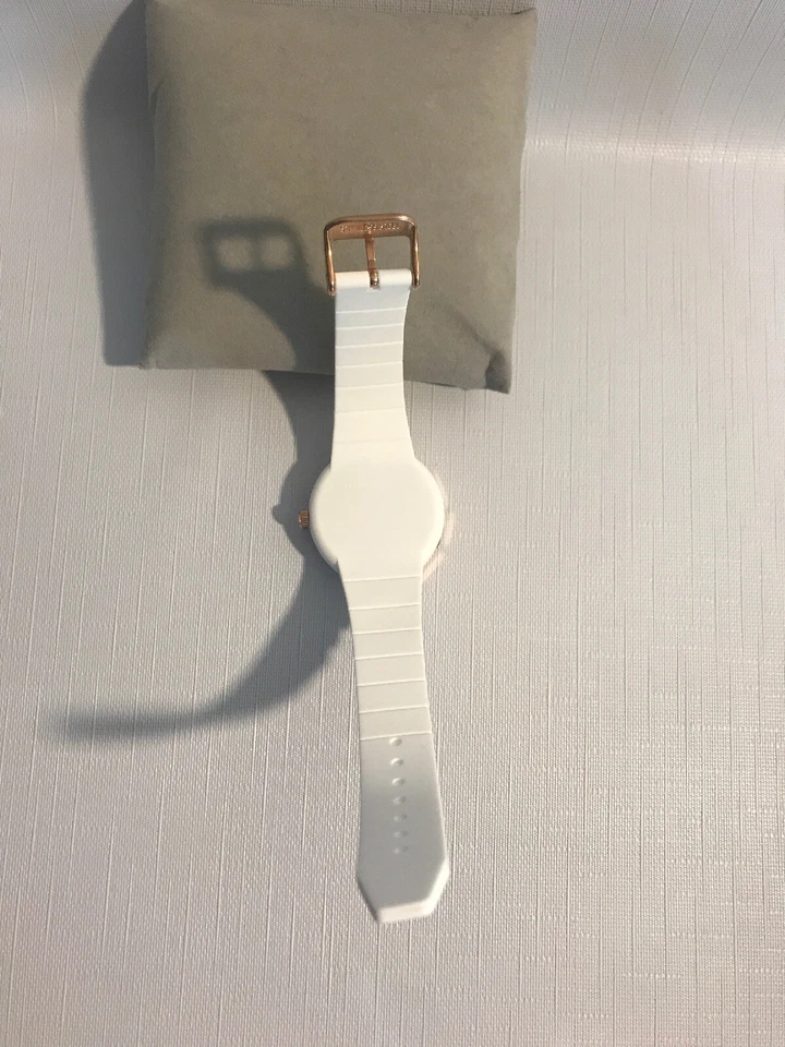 Reloj informal Oceanaut para mujer 'Acqua' de cuarzo de acero inoxidable y silicona ¡Funciona! Foto 4 de 4