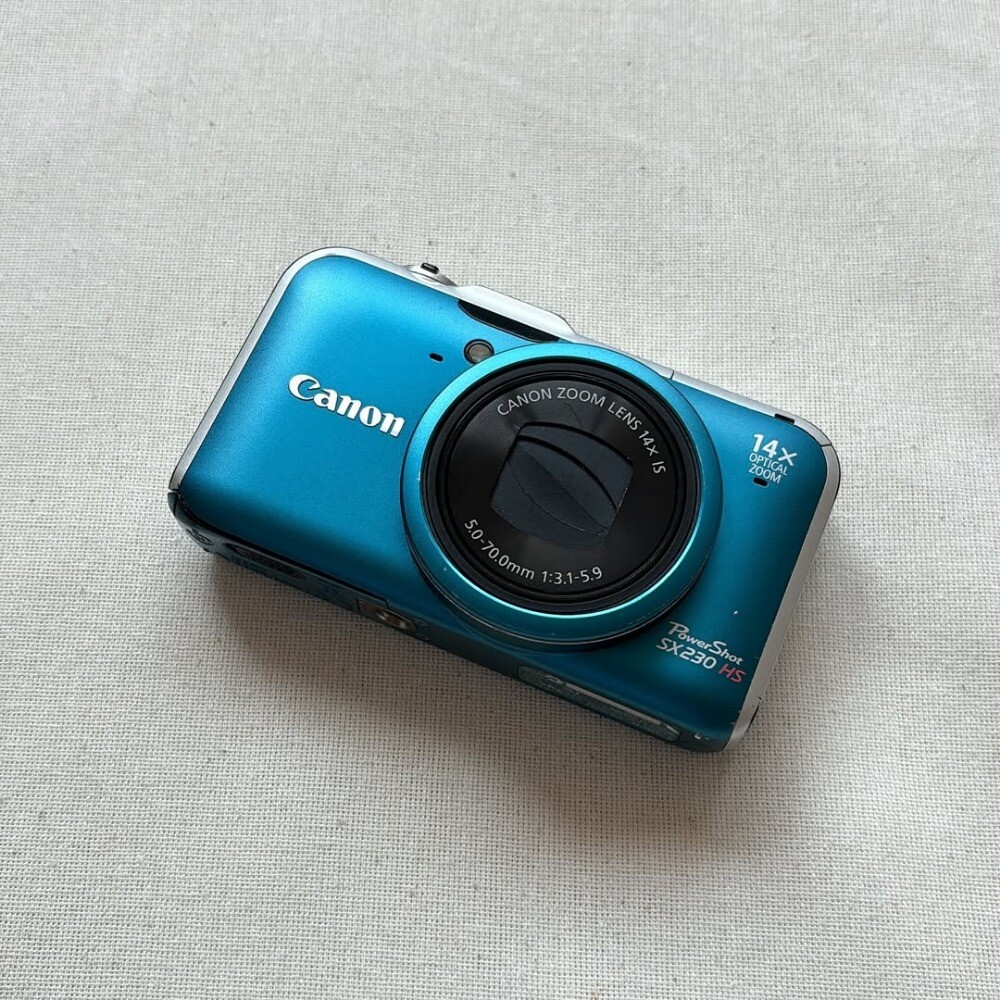 Canon PowerShot SX230 HS Digital Camera 12.1MP 14x Optical Zoom