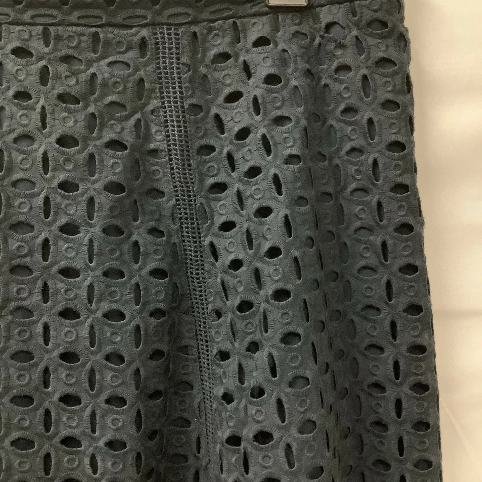 Ann Taylor Womens Flared Skirt Gray Crochet Floral Comfort Knee Length Size 10 - Image 3 of 4