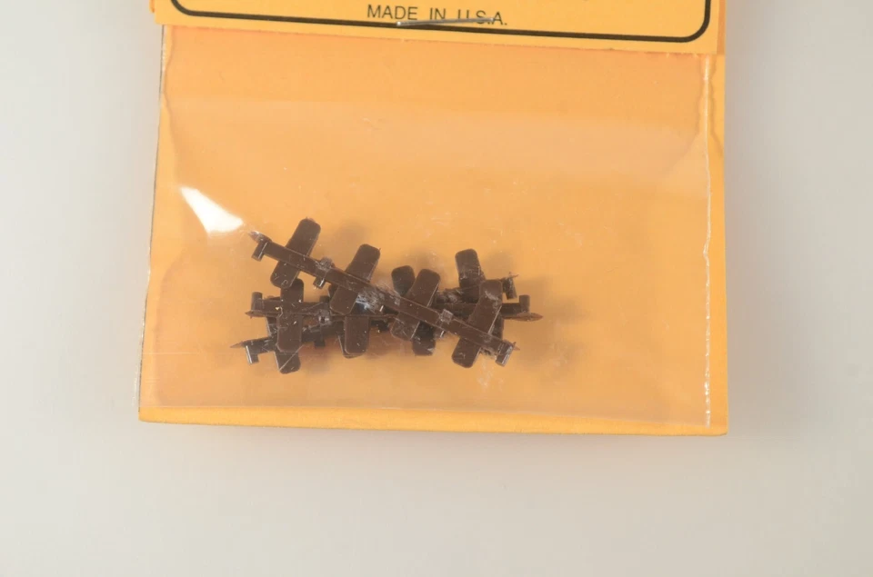 Micro Engineering Code 70 Insulated Rail Joiners - 26-071 - Image 2 of 2