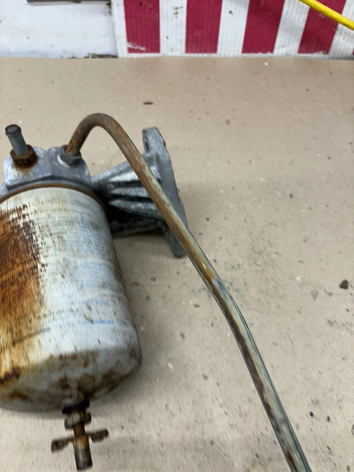 1981 1987 CHEVROLET GMC K10 K5 Diesel Fuel Filter Canister Mount Bracket M1008 - Image 4 of 4