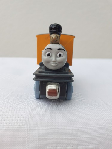 Thomas the Tank Engine Take N Play Bash Magnetic Die Cast - Picture 8 of 12