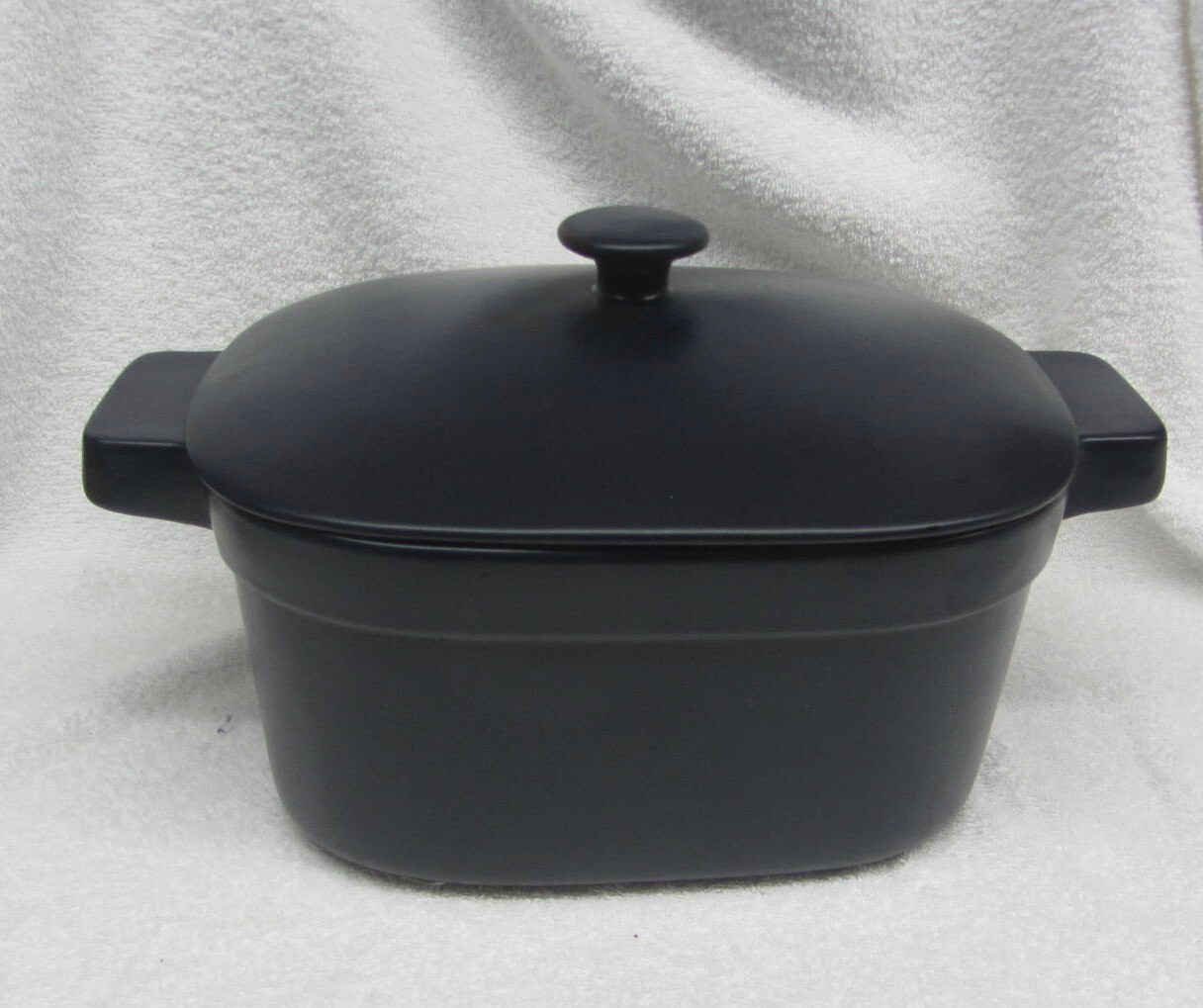 KitchenAid 6qt Dark Blue Chip-Resistant Ceramic Dutch Oven with Lid  -image
