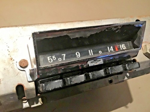 1959 1960 Chevy Radio used original condition Chevrolet Part# 987891 - Picture 2 of 8
