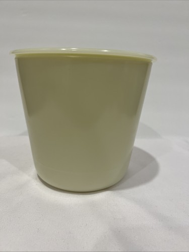 Vintage McKee Custard Glass Sugar Canister With Original Lid - Picture 4 of 23
