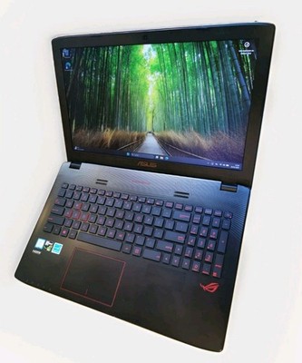ASUS ROG ZX50VW 15,6 Zoll FHD Intel i7 128GB SSD + 1TB 8GB NVIDIA 2GB DVD QWERTY