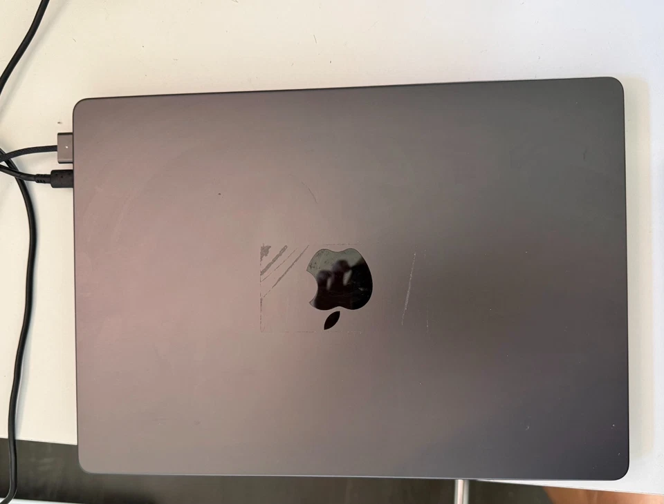 MacBook Pro 14 Nov 2023 M3 Pro 11-Core CPU 14-Core GPU 18GB 512GB - Damaged LCD - Image 2 of 3