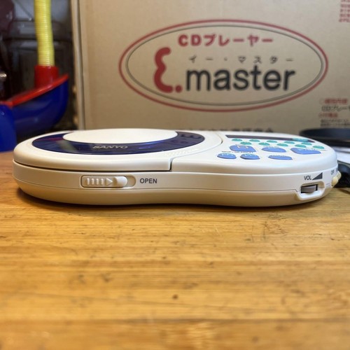 Reproductor de CD portátil Sanyo con altavoz monoaural Kumon-003 para - Imagen 4 de 10
