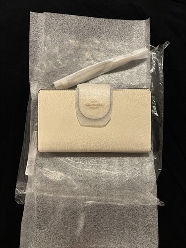 NEW unused WHITE COACH phone wallet SLEEK compact design for your essentials