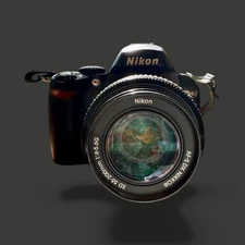 Nikon D 40 Digital Camera DX 55-200mm Lens No Charger Screen Lights But Untested