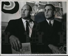 1963 Press Photo Football players Henry Jordan & Tom Jankowski at sports night