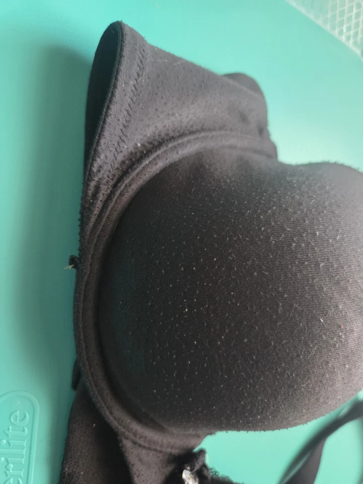 Sujetador Victoria's Secret Body de Victoria Forrado Cobertura Perfecta Rosa Negro 36C Foto 3 de 4