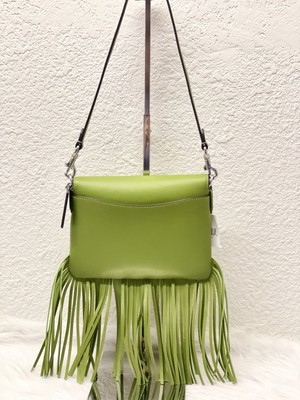 【美品】coach 1964 フリンジバッグ グリーン 復刻モデル チャーム付き Coach 1964 Fringe Glovetanned Leather Crossbody Bag Dark Lime NWT