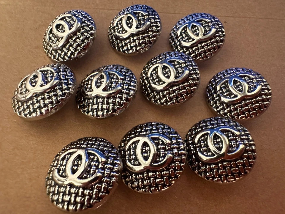 10 SILVER CHANEL Buttons Checked Metal / FAB 10 SILVER CC BUTTONS👌 20mm ICONIC - Image 2 of 4