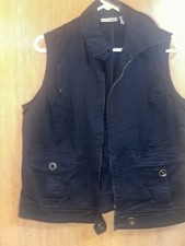 Chicos Platinum Black Zipper Woman  s Vest Size 2